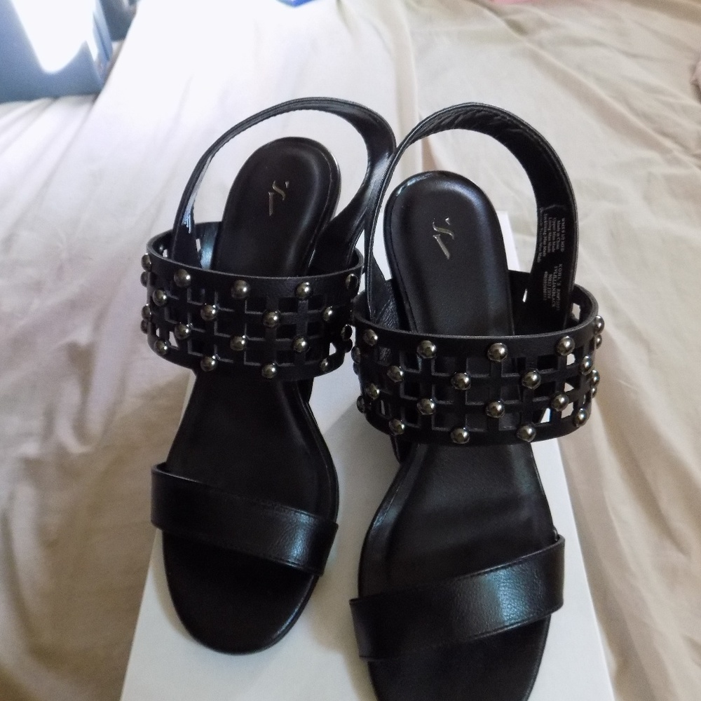 Vera Wang black wedge sandal Size 9.5